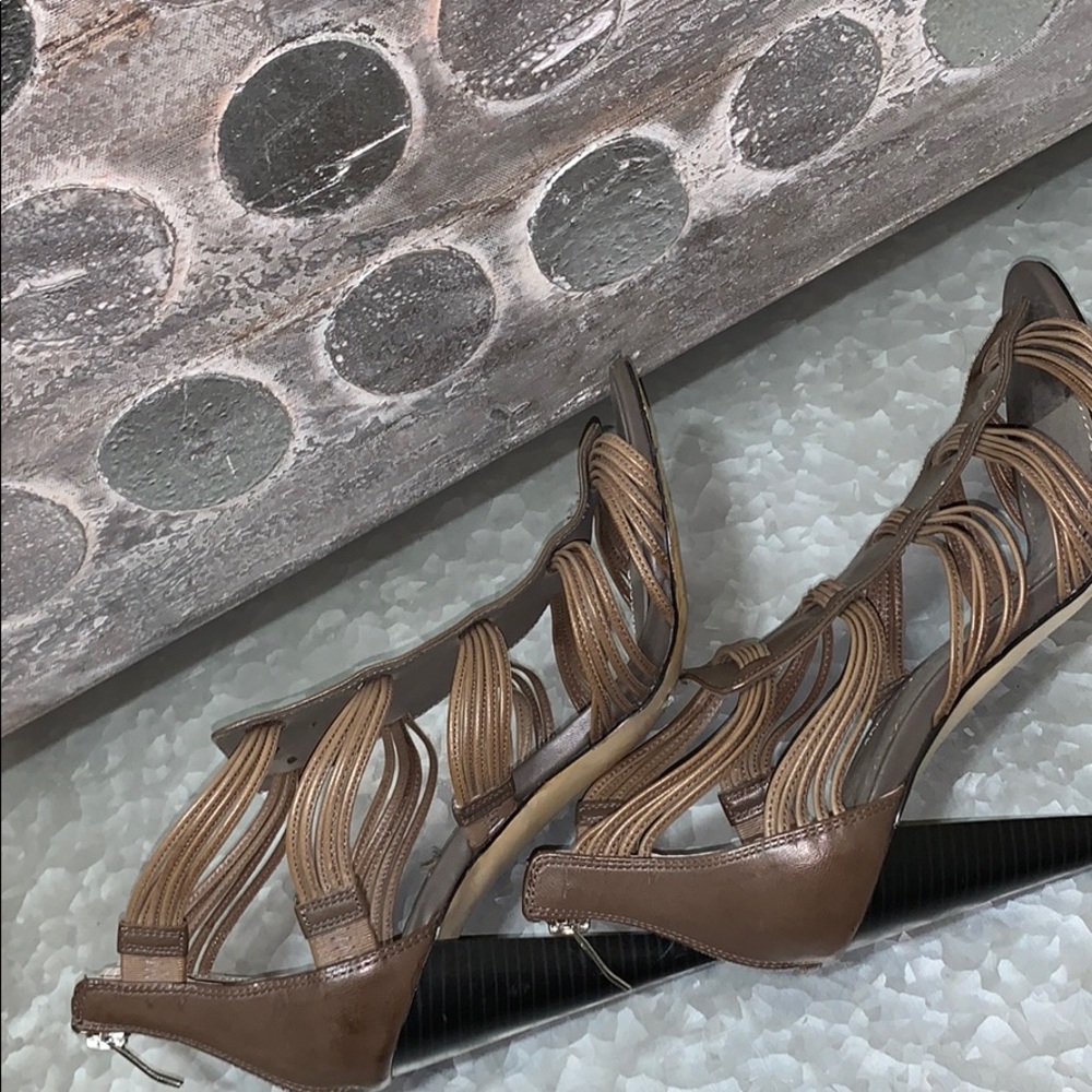 Shoes - Picture 5 of 7